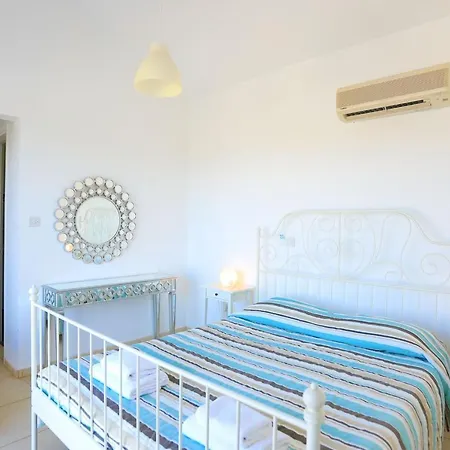 Vila Stavriella Lachi